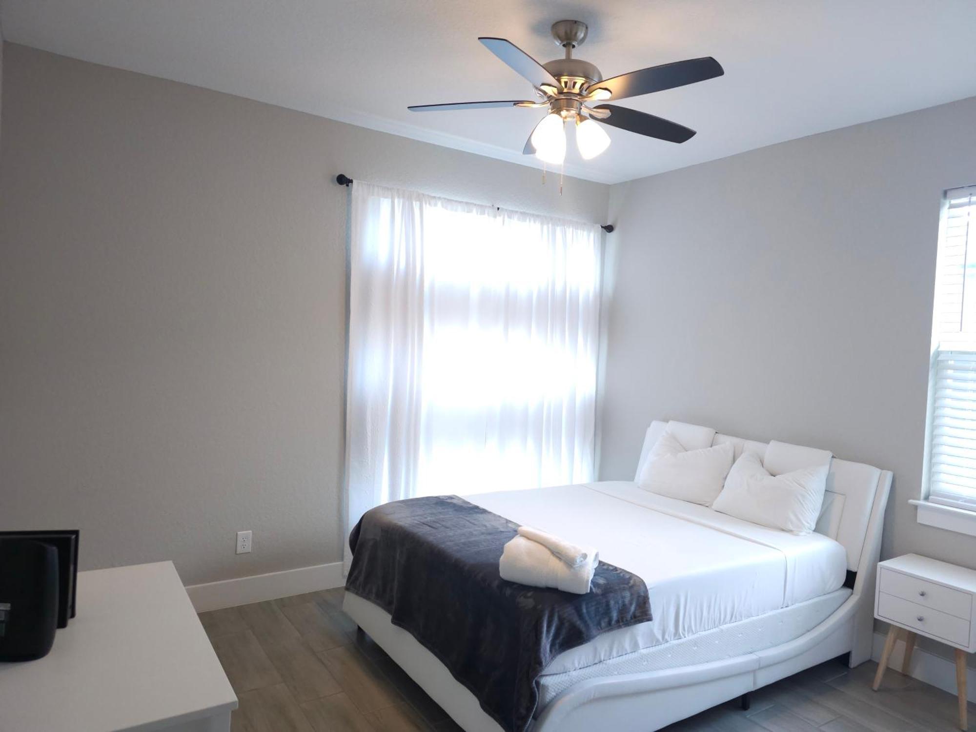 Spacious Modern 4Bd 2Ba Home! Close To Legoland Уинтер-Хейвен Экстерьер фото